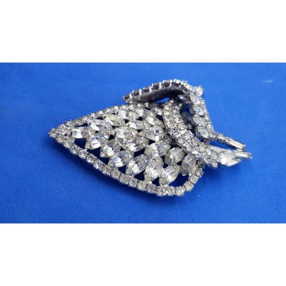 Vintage RARE Kramer NY Leaf Brooch Rhinestone Huge Layered Ribbons Signed - Picture 4 of 13